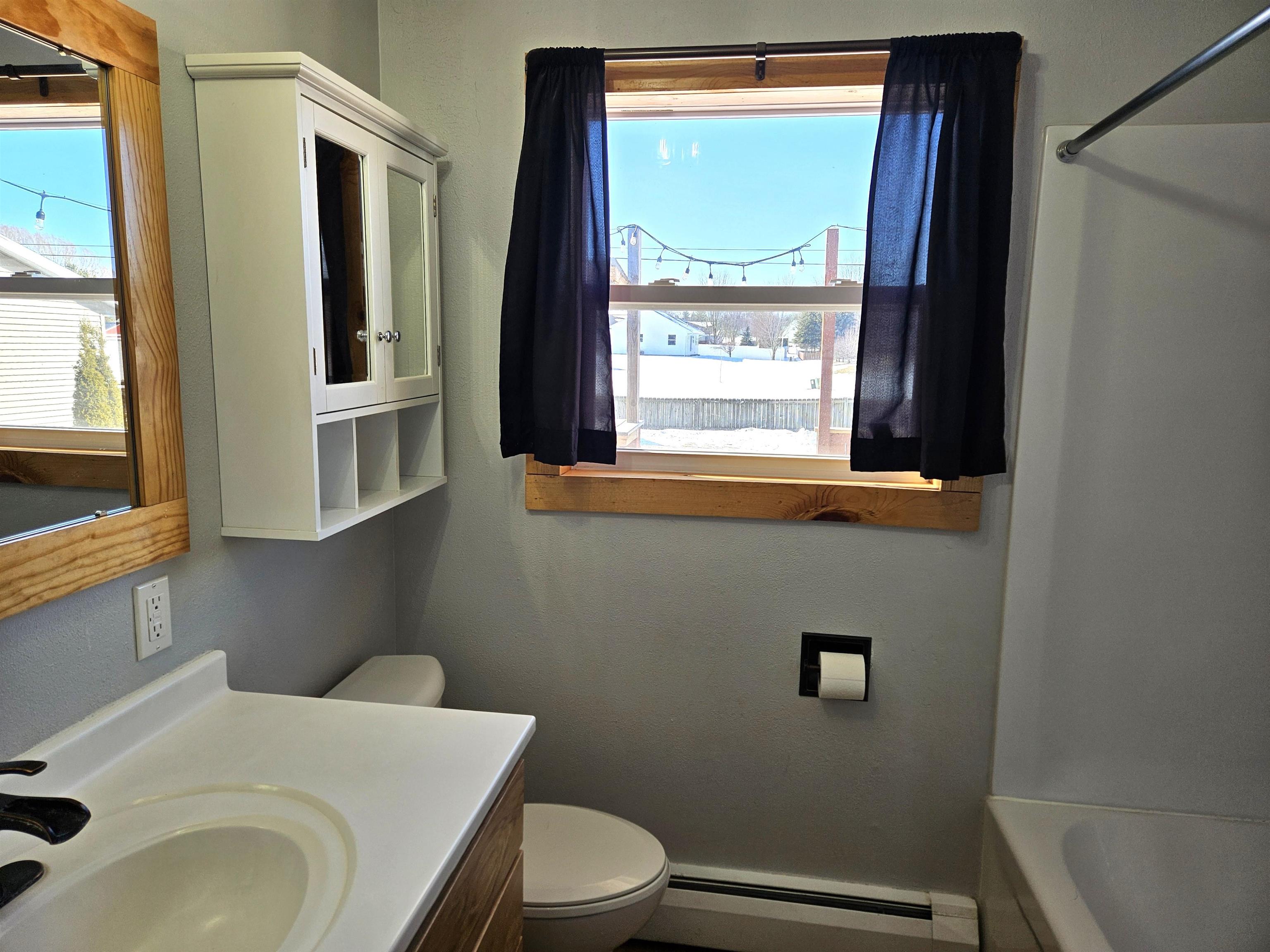 613 McKinley Avenue Omro, WI 54963 - Photo 10 of 32