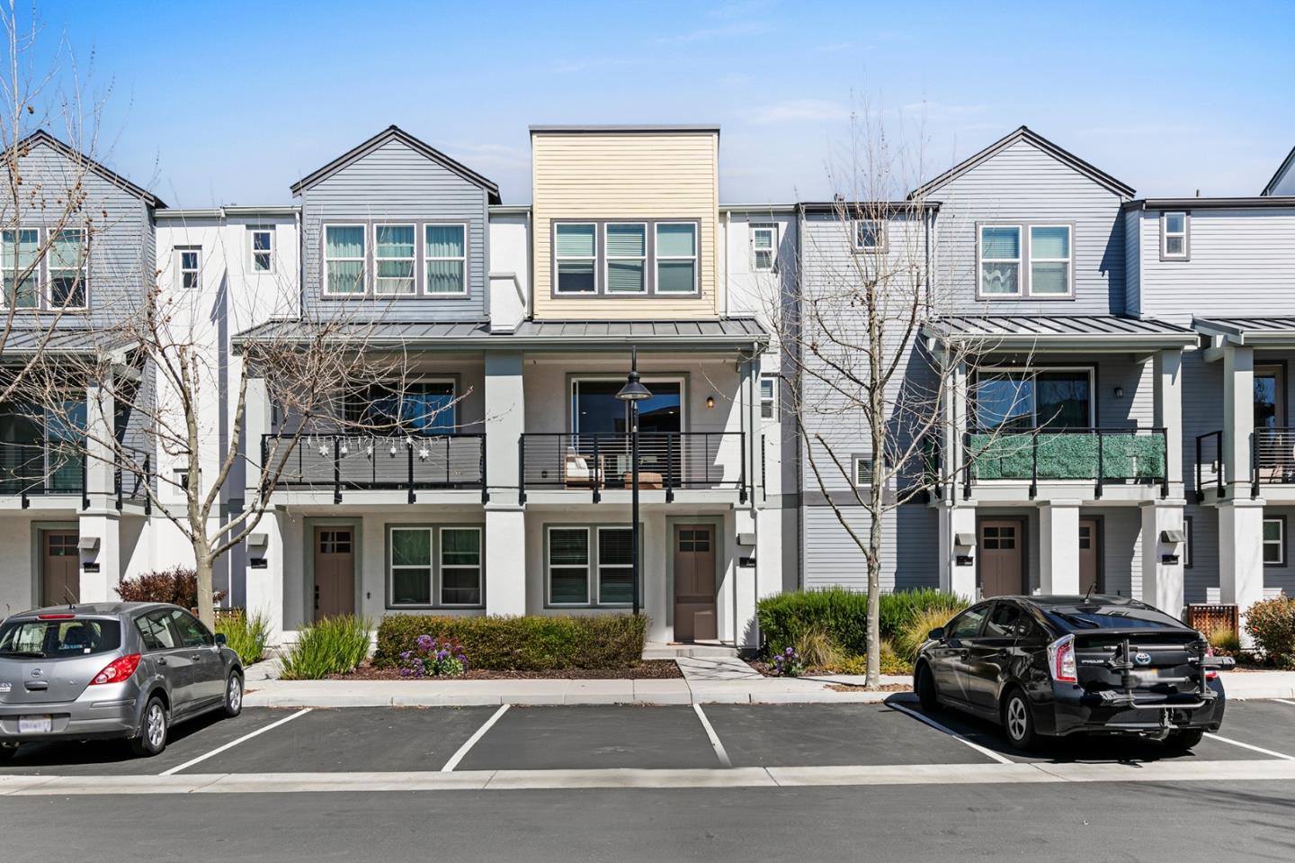 875 Cotati Terrace, Unit 3 Sunnyvale, CA 94085 - Photo 1 of 36 a building view