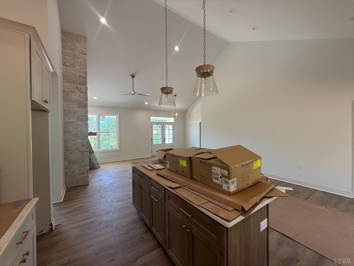 9009 Stonewall Road Appomattox, VA 24522 - Photo 13 of 38 a living room with hard wood floors