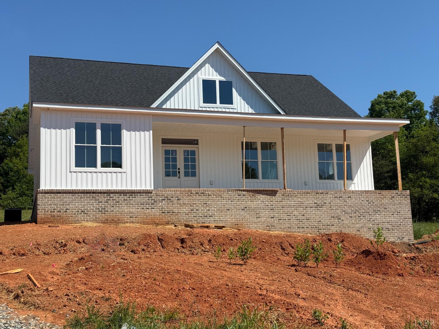 9009 Stonewall Road Appomattox, VA 24522 - Photo 36 of 38 a front view of a house
