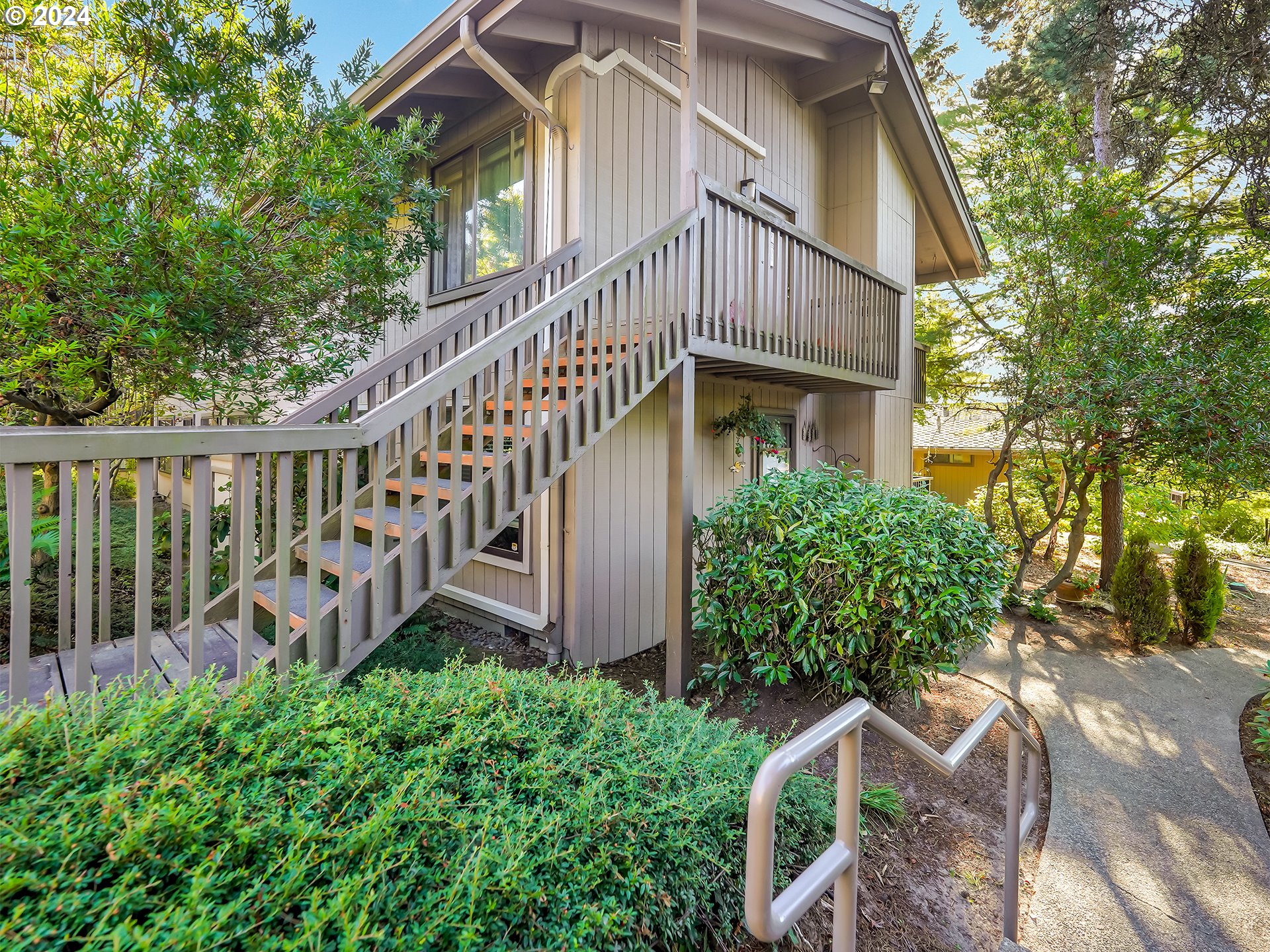 7516 Southwest Barnes Road, Unit C Portland, OR 97225 - Photo 1 of 28 Gallery Image 1