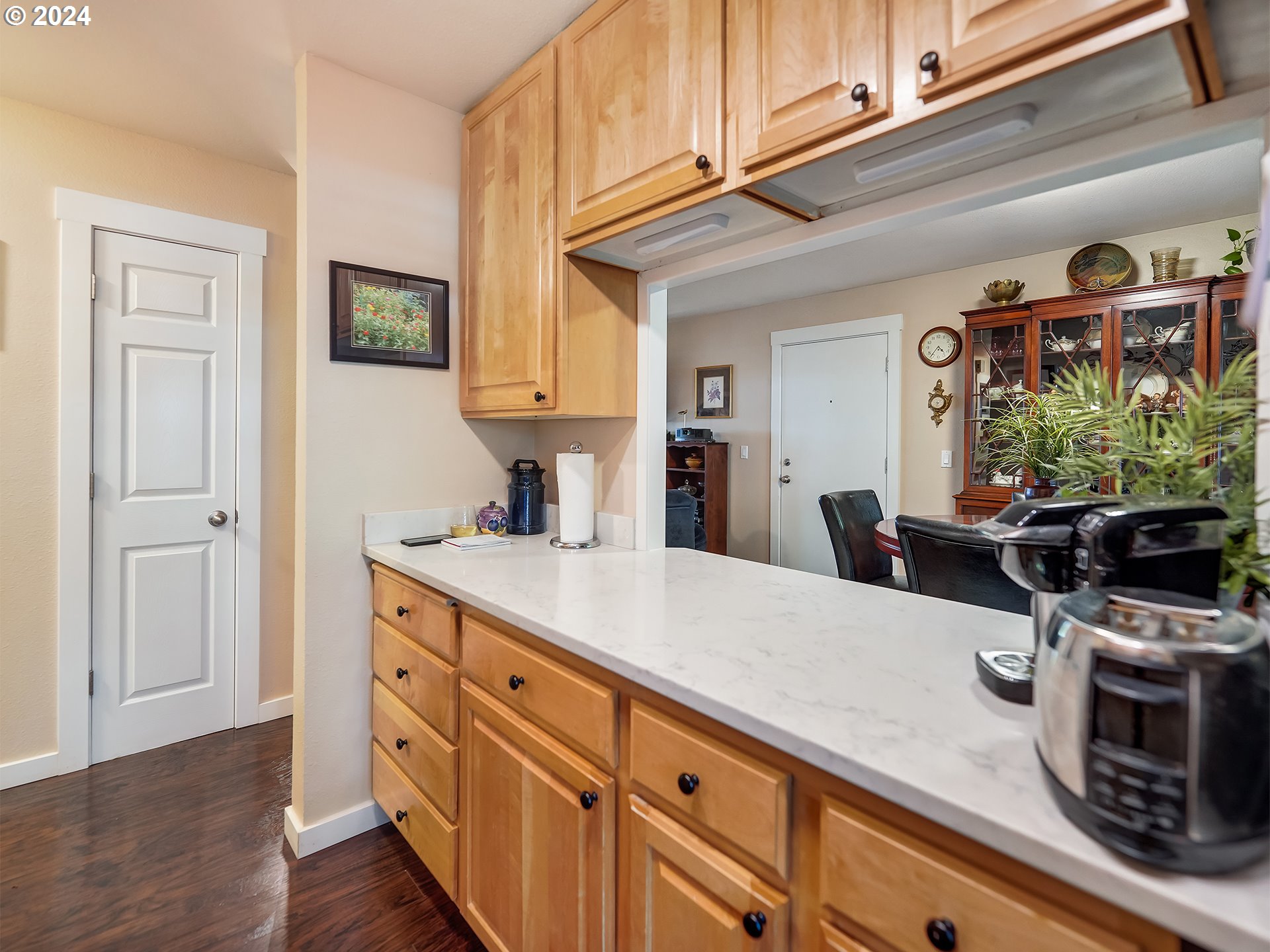7516 Southwest Barnes Road, Unit C Portland, OR 97225 - Photo 13 of 28 Gallery Image 13