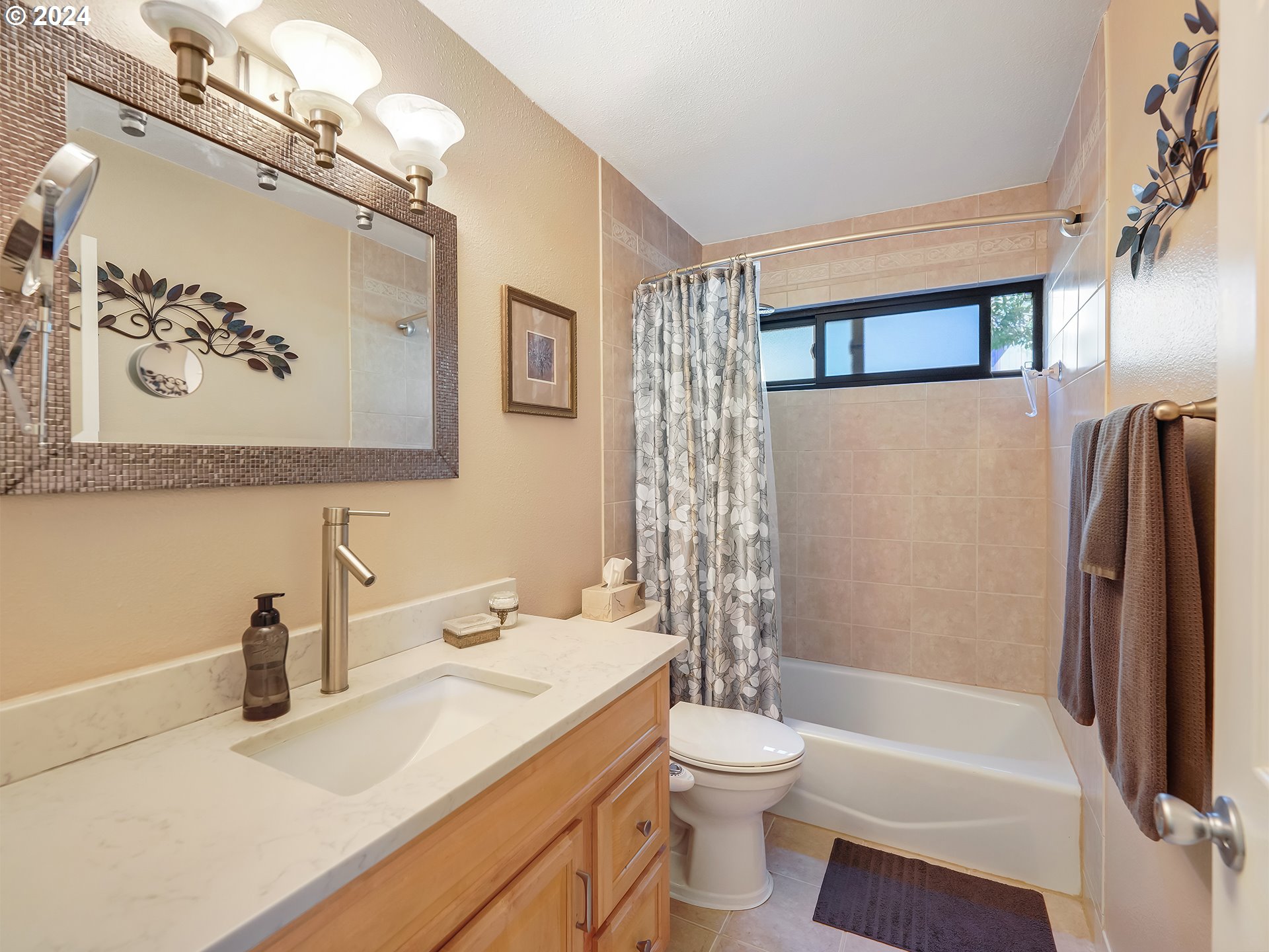 7516 Southwest Barnes Road, Unit C Portland, OR 97225 - Photo 16 of 28 Gallery Image 16