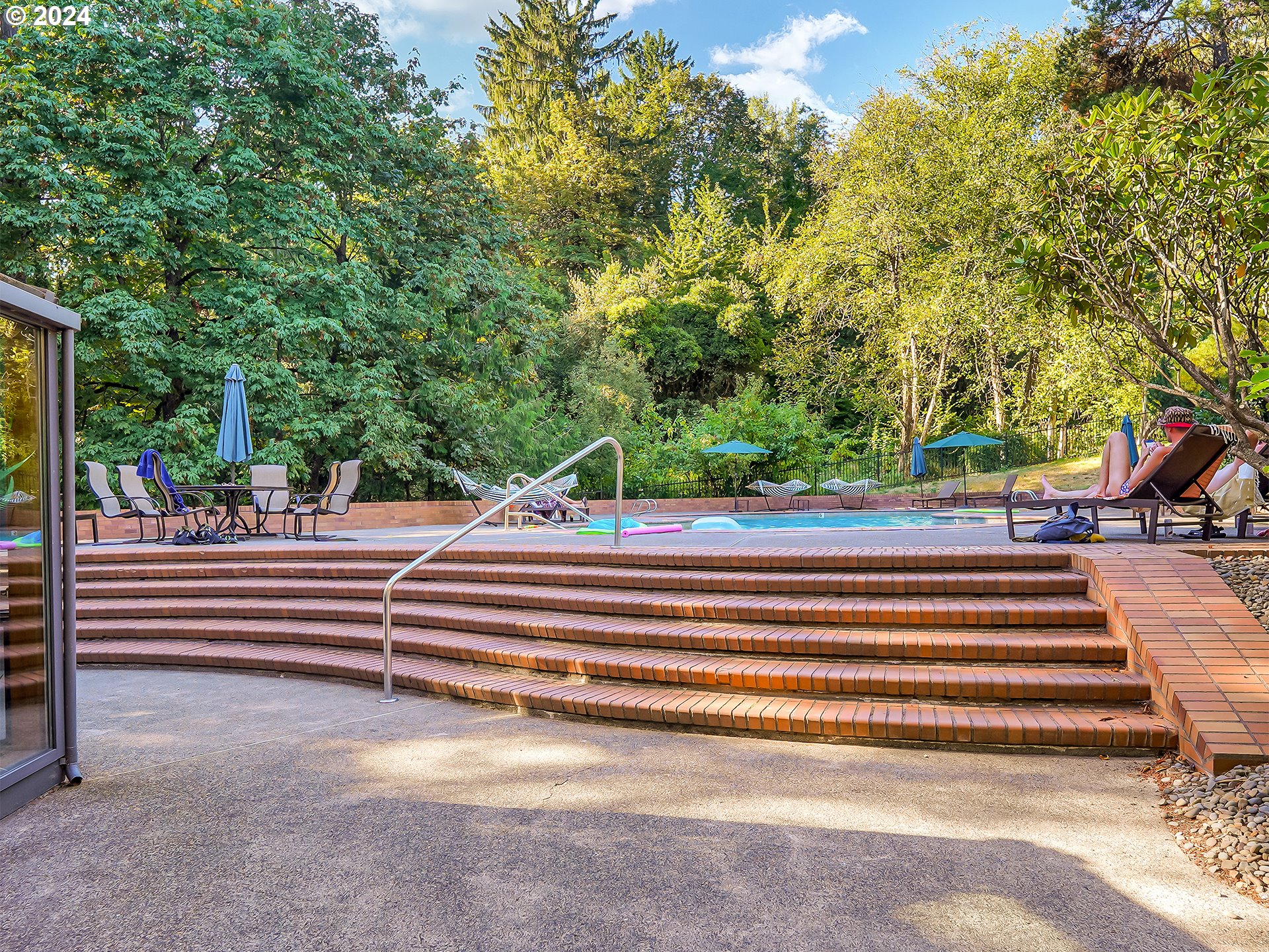 7516 Southwest Barnes Road, Unit C Portland, OR 97225 - Photo 24 of 28 Gallery Image 24