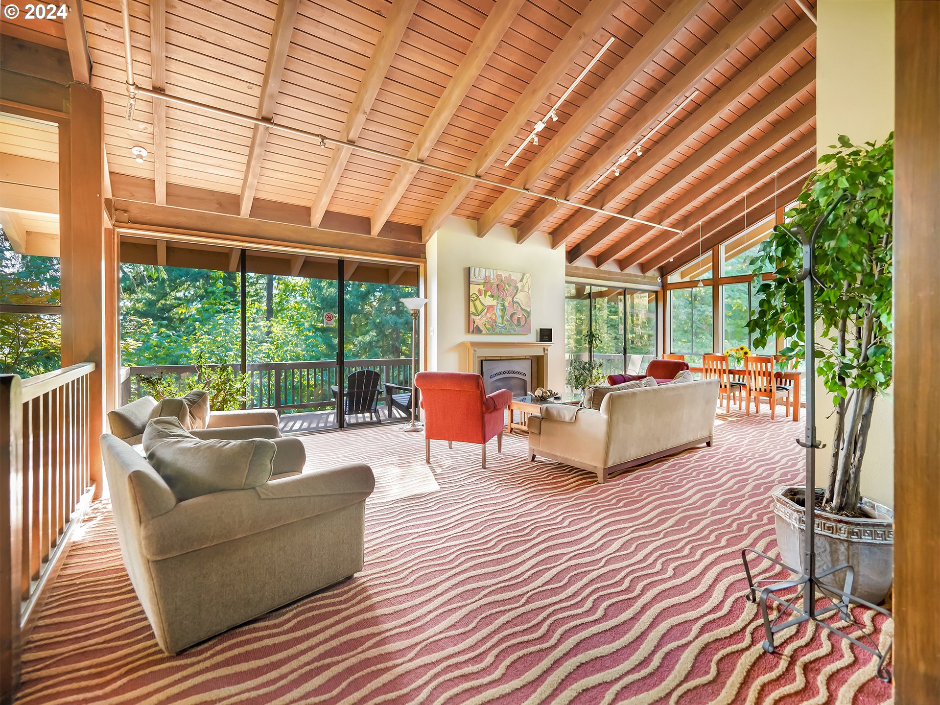 7516 Southwest Barnes Road, Unit C Portland, OR 97225 - Photo 27 of 28 Gallery Image 27