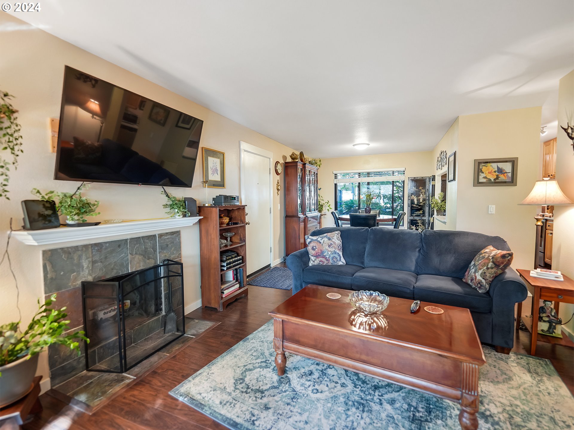 7516 Southwest Barnes Road, Unit C Portland, OR 97225 - Photo 3 of 28 Gallery Image 3