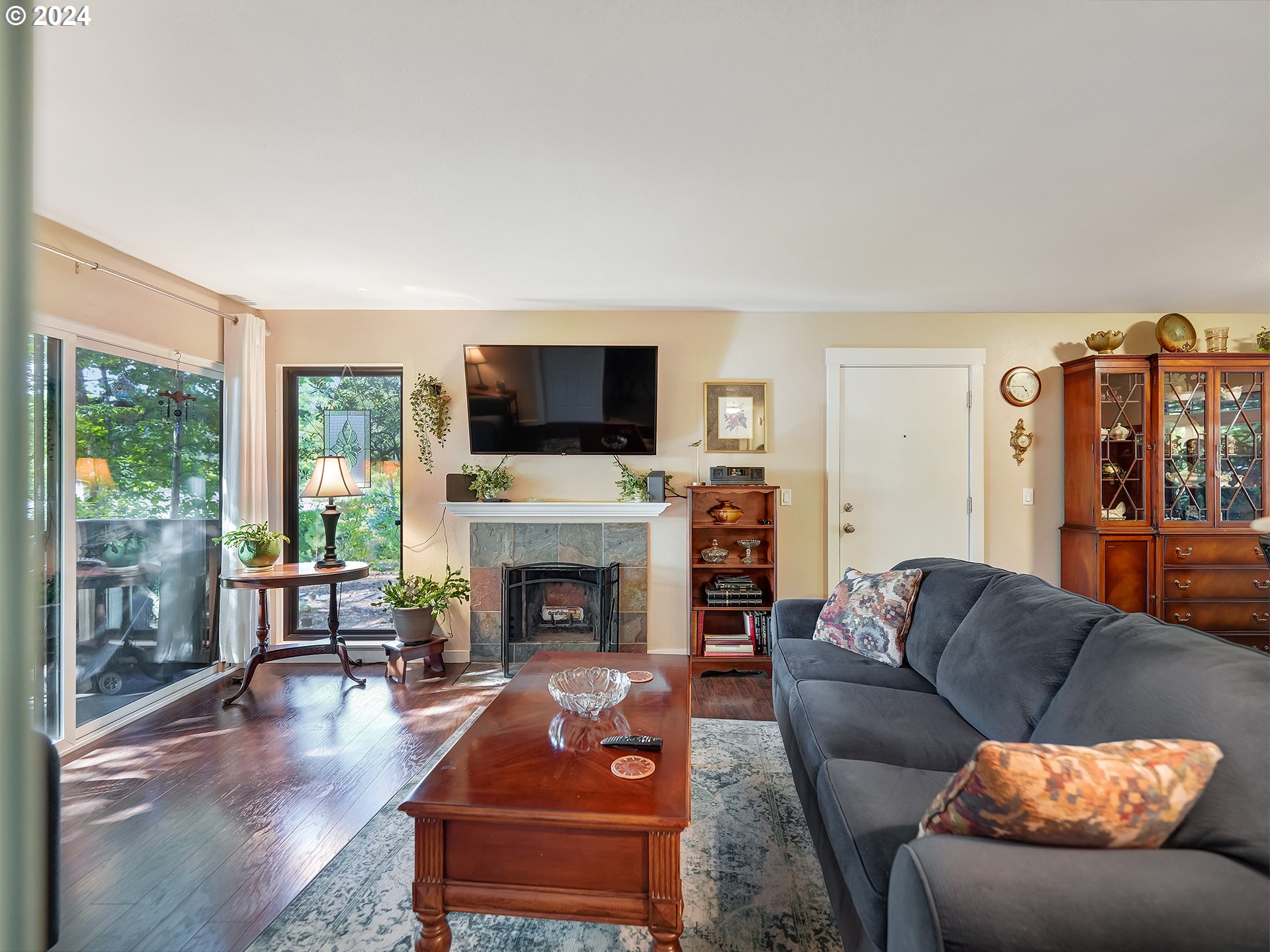 7516 Southwest Barnes Road, Unit C Portland, OR 97225 - Photo 4 of 28 Gallery Image 4