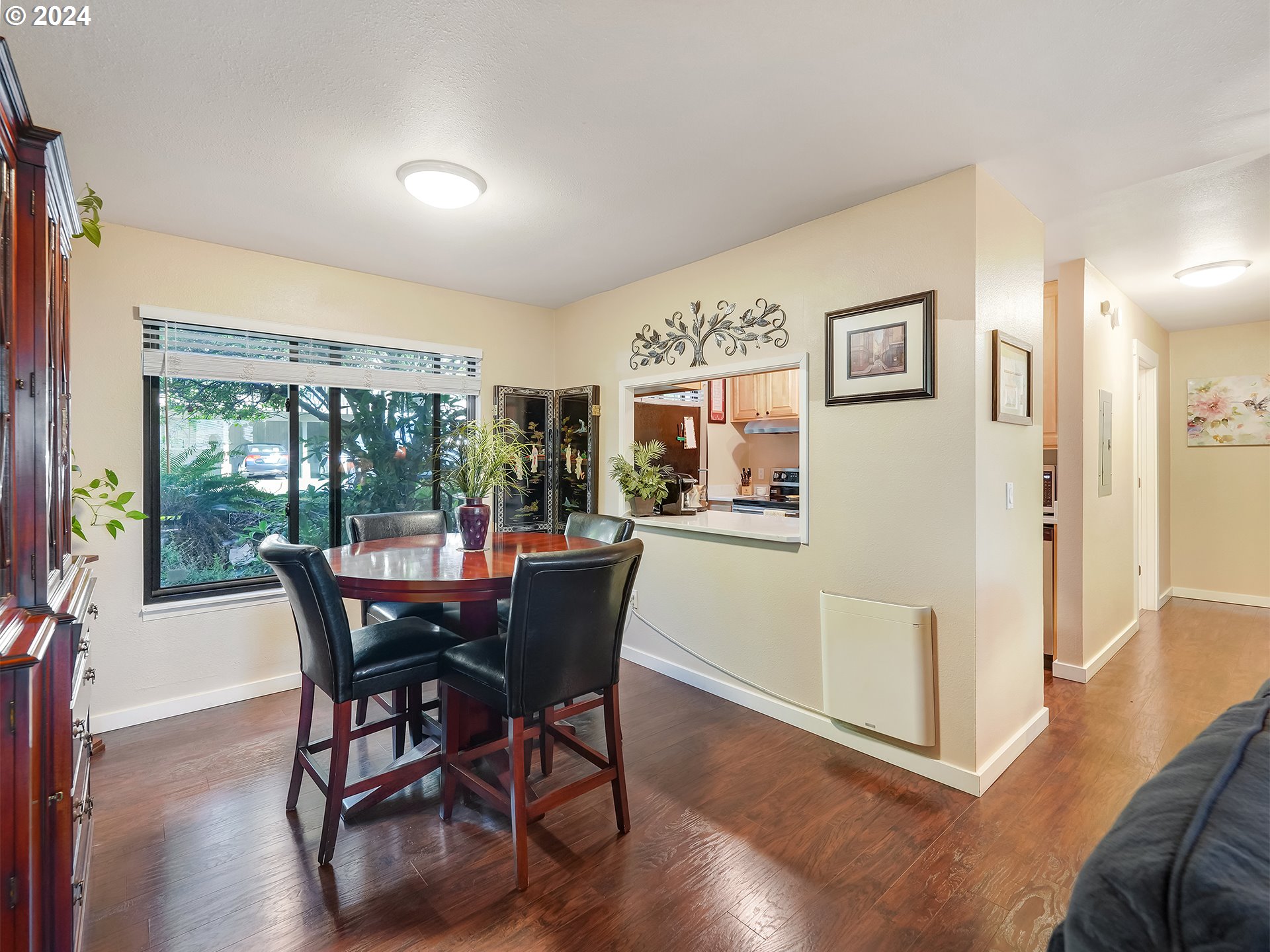 7516 Southwest Barnes Road, Unit C Portland, OR 97225 - Photo 7 of 28 Gallery Image 7