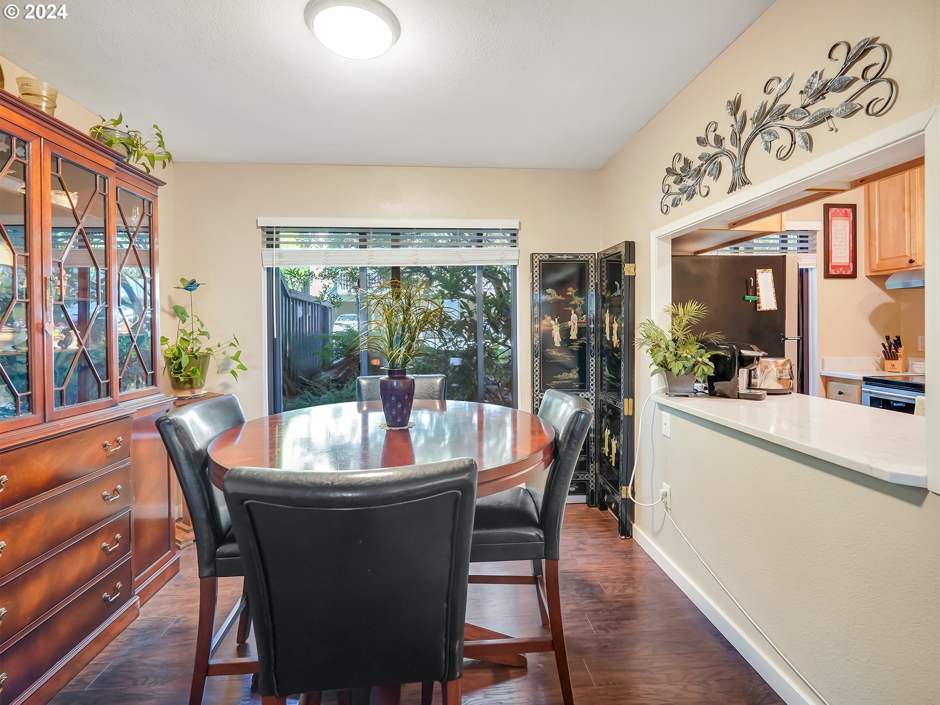 7516 Southwest Barnes Road, Unit C Portland, OR 97225 - Photo 8 of 28 Gallery Image 8