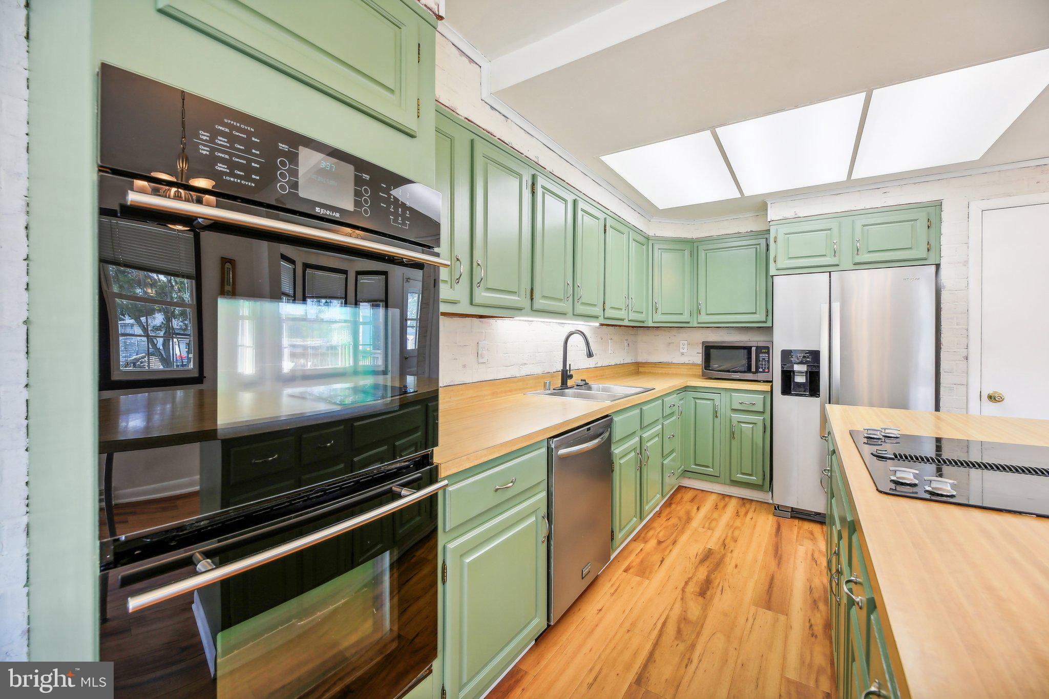 48 Johnson Road Pasadena, MD 21122 - Photo 11 of 38 Kitchen