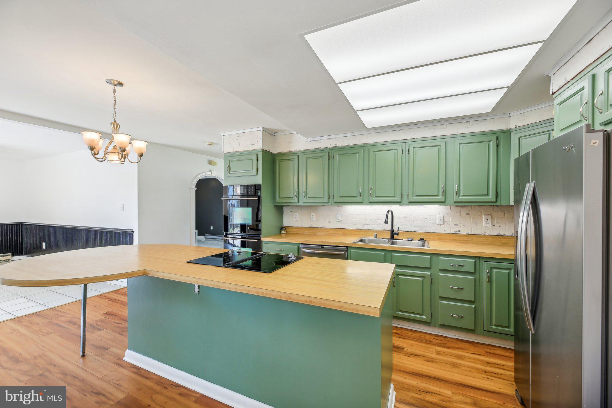 48 Johnson Road Pasadena, MD 21122 - Photo 12 of 38 Kitchen