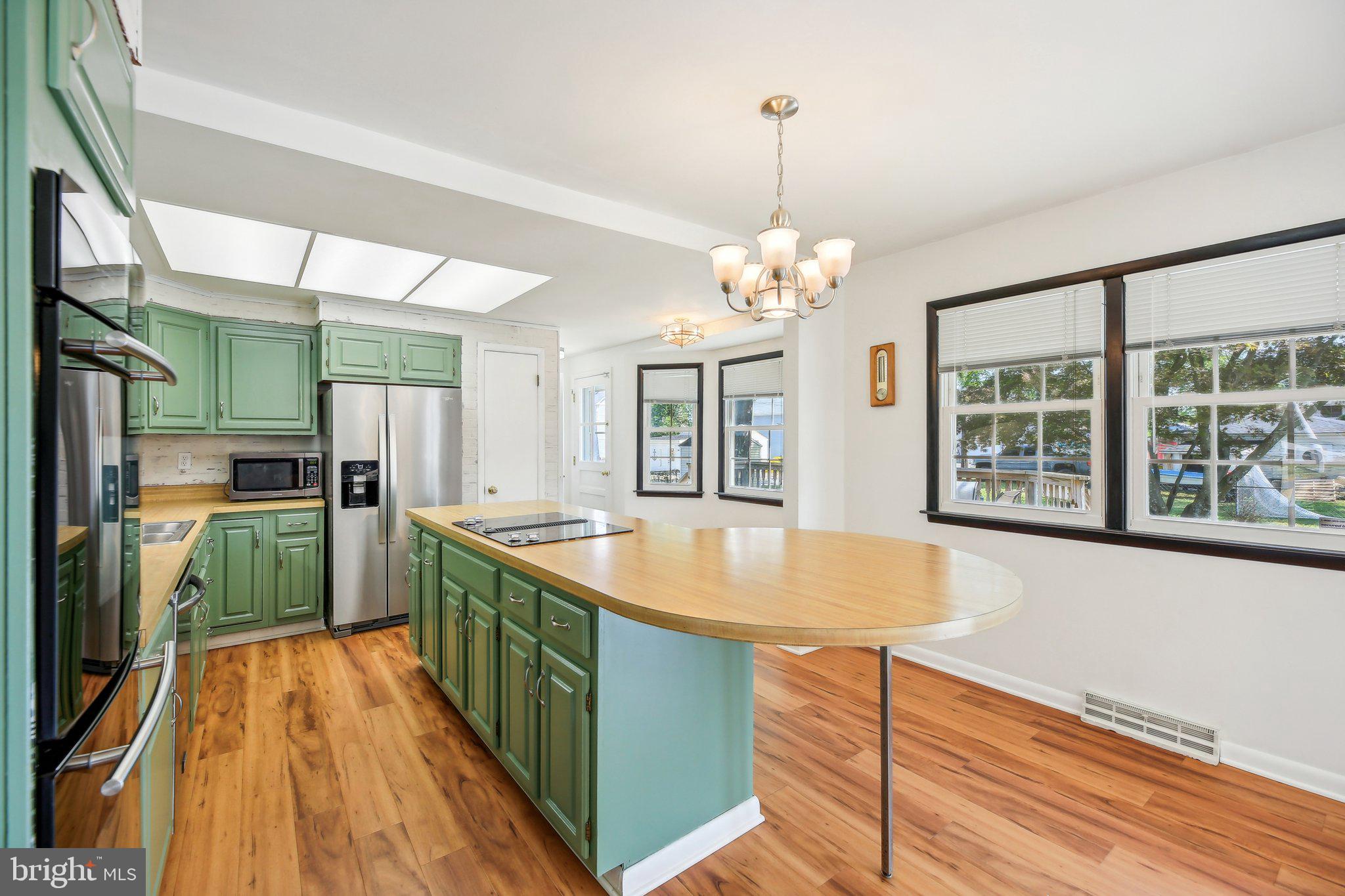 48 Johnson Road Pasadena, MD 21122 - Photo 9 of 38 Kitchen