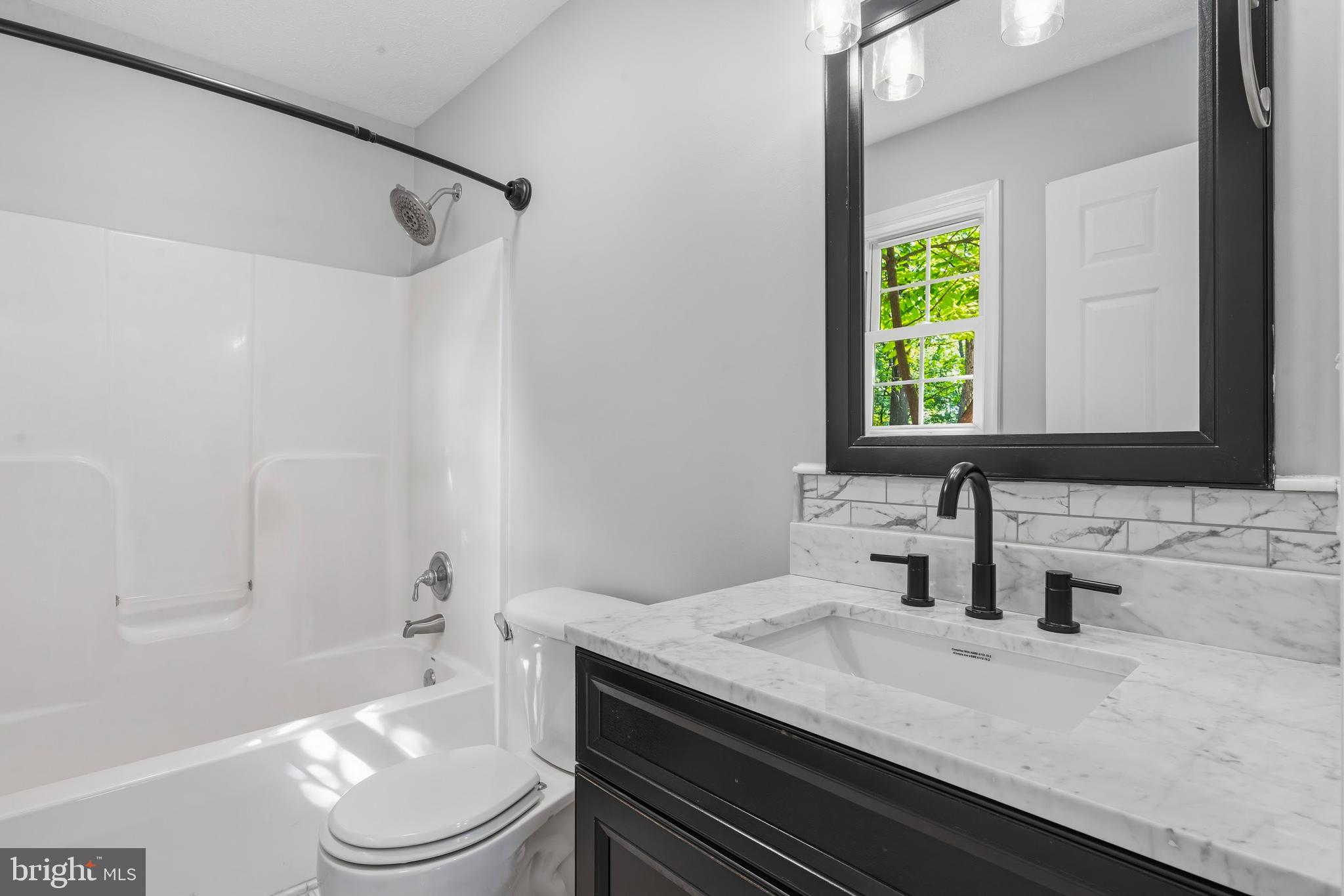 997 Wilderness Road Linden, VA 22642 - Photo 22 of 61 Primary Bathroom with tub/shower