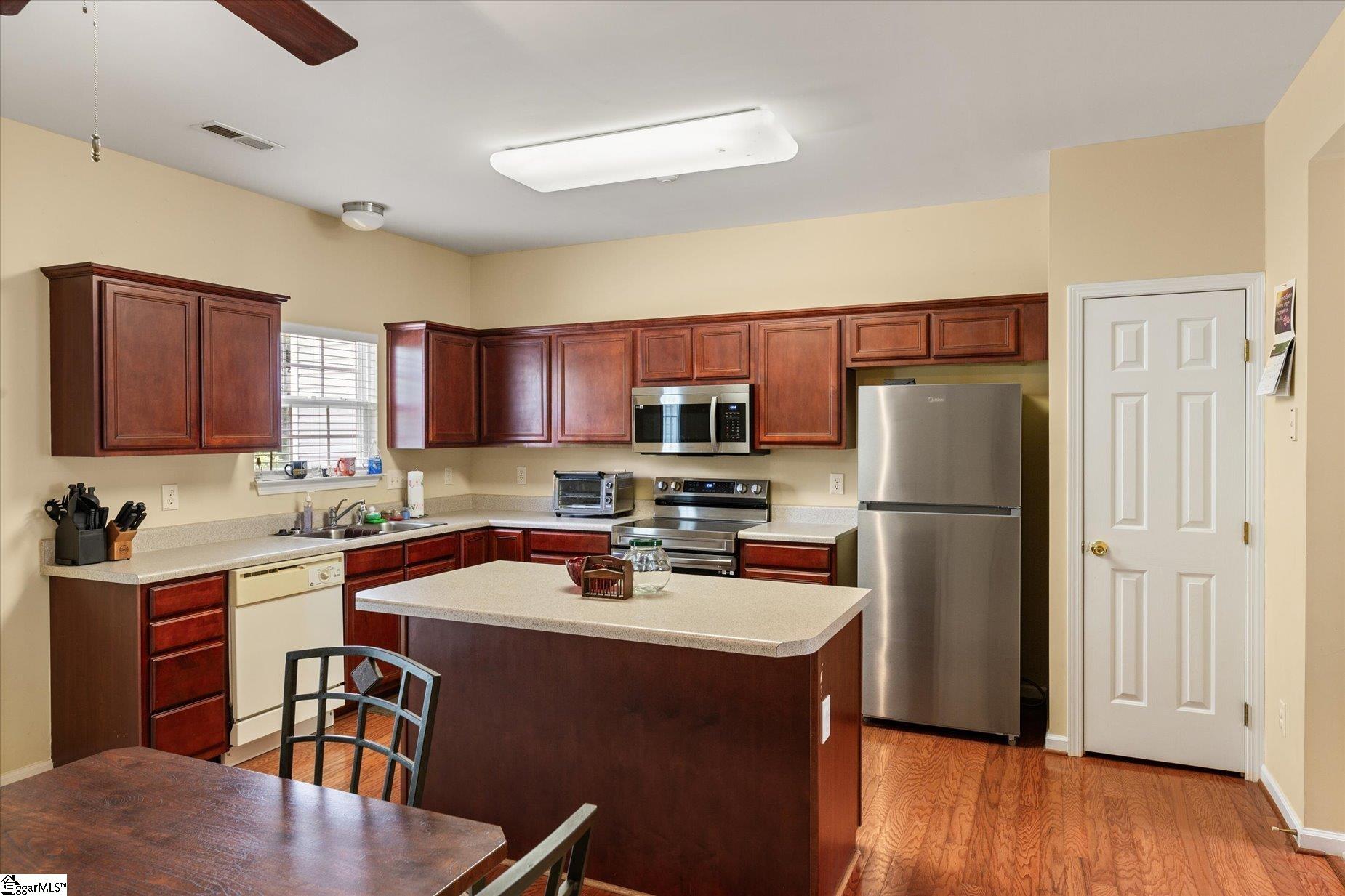 154 Spring Crossing Circle Greer, SC 29650 - Photo 9 of 23