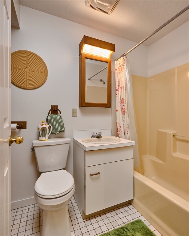 57 Amity Place, Unit 57 Amherst, MA 01002 - Photo 14 of 26