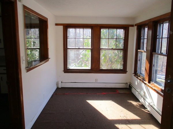 27 Oxbow Road Oxford, MA 01537 - Photo 8 of 30