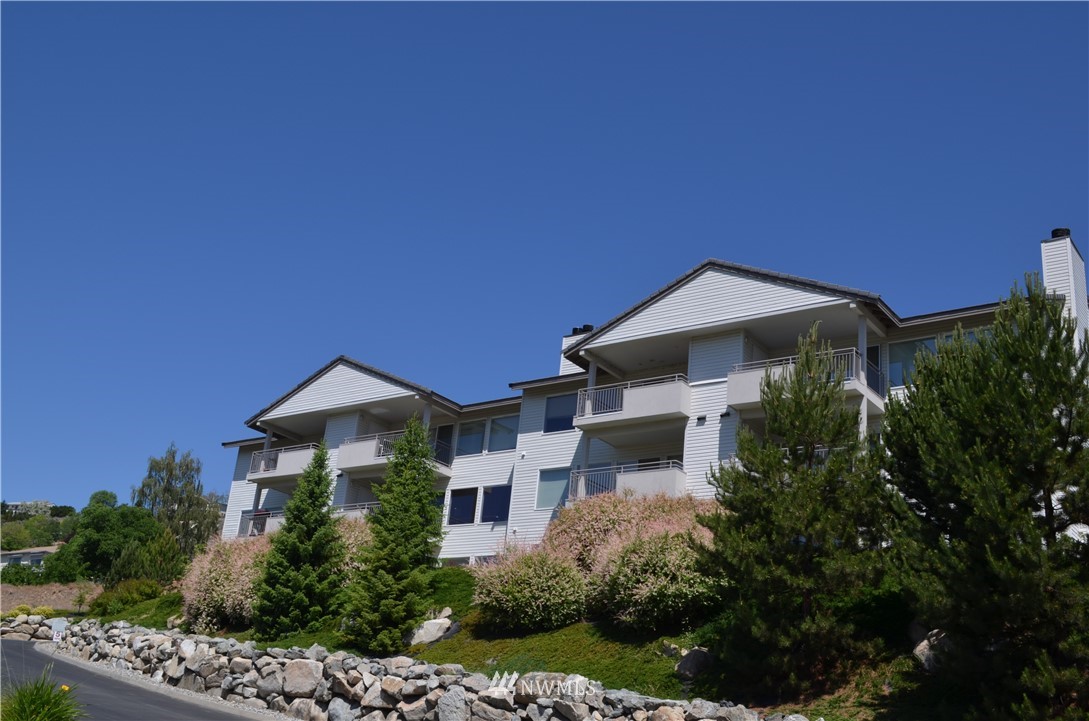 808 West Manson Highway, Unit A304 Chelan, WA 98816 - Photo 1 of 23