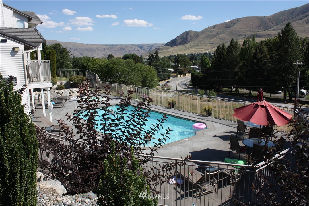 808 West Manson Highway, Unit A304 Chelan, WA 98816 - Photo 2 of 23