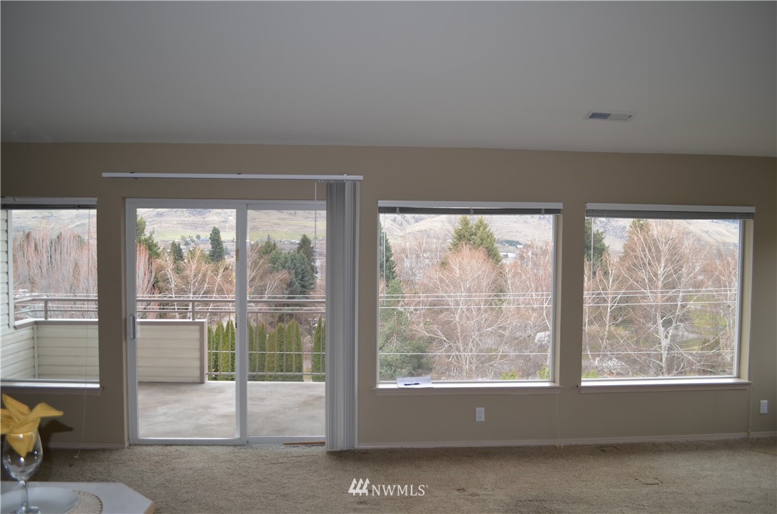 808 West Manson Highway, Unit A304 Chelan, WA 98816 - Photo 11 of 23