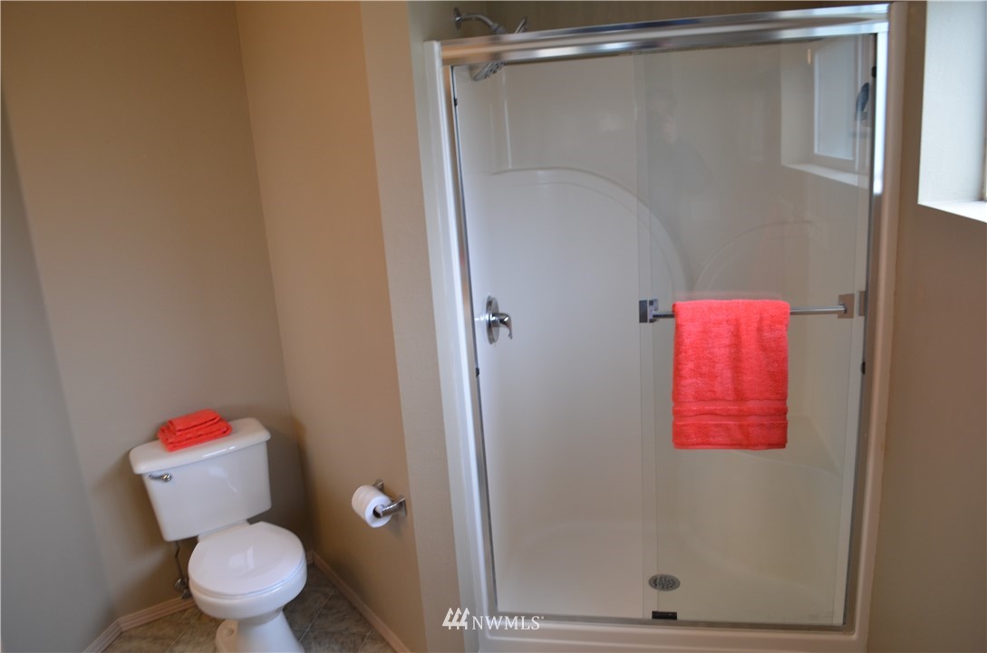 808 West Manson Highway, Unit A304 Chelan, WA 98816 - Photo 15 of 23