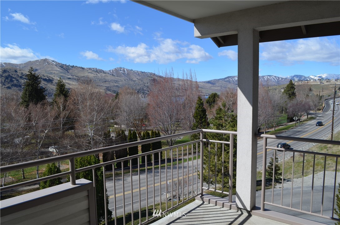808 West Manson Highway, Unit A304 Chelan, WA 98816 - Photo 18 of 23