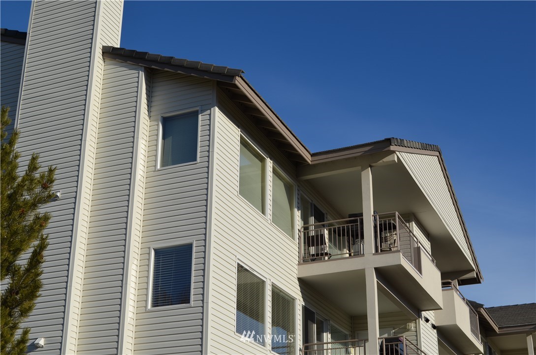 808 West Manson Highway, Unit A304 Chelan, WA 98816 - Photo 3 of 23