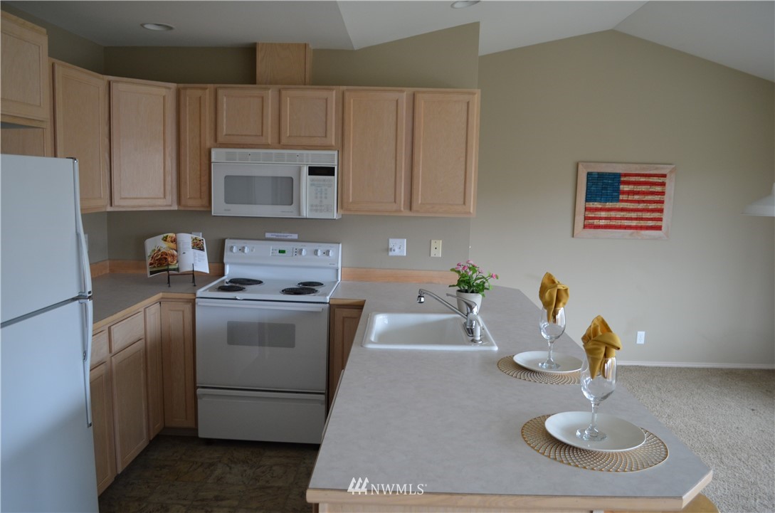 808 West Manson Highway, Unit A304 Chelan, WA 98816 - Photo 21 of 23