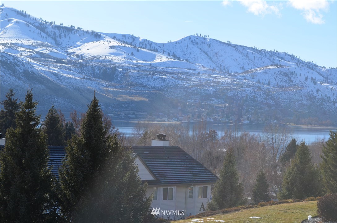 808 West Manson Highway, Unit A304 Chelan, WA 98816 - Photo 4 of 23