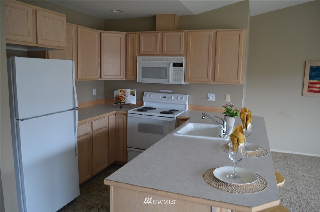 808 West Manson Highway, Unit A304 Chelan, WA 98816 - Photo 6 of 23