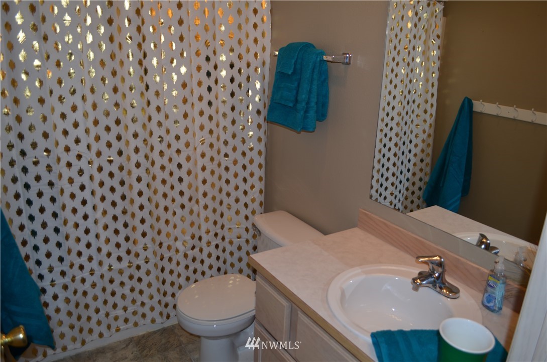 808 West Manson Highway, Unit A304 Chelan, WA 98816 - Photo 9 of 23