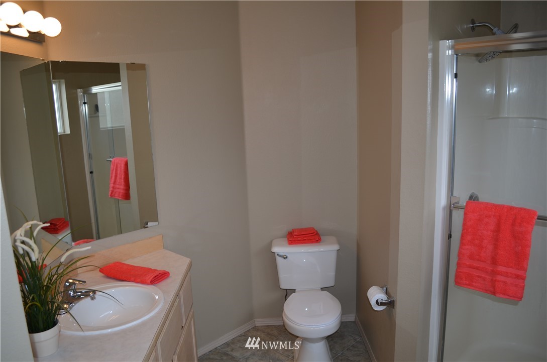 808 West Manson Highway, Unit A304 Chelan, WA 98816 - Photo 10 of 23