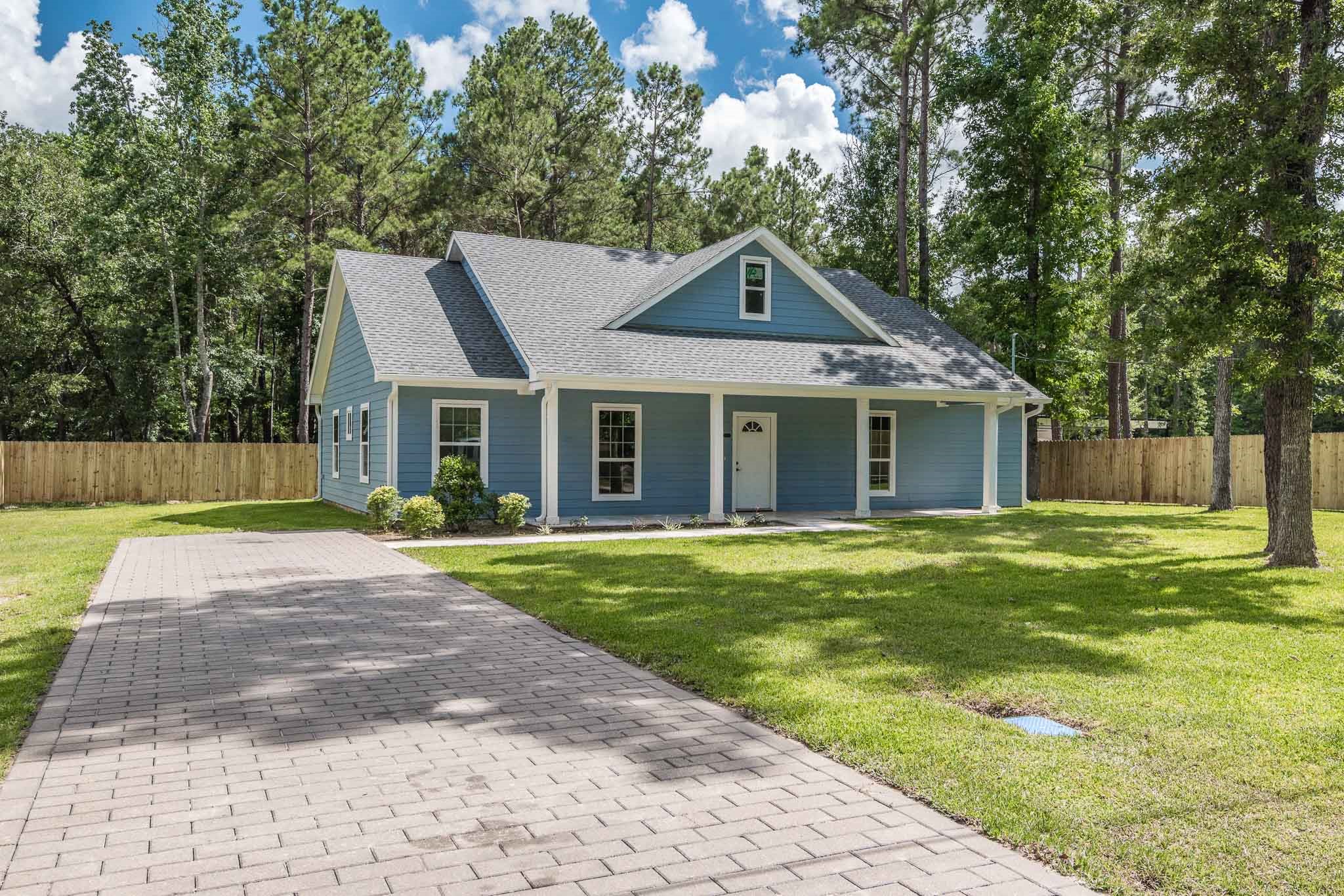 7705 Pin Oak Street Montgomery, TX 77316 - Photo 2 of 15 Welcome home