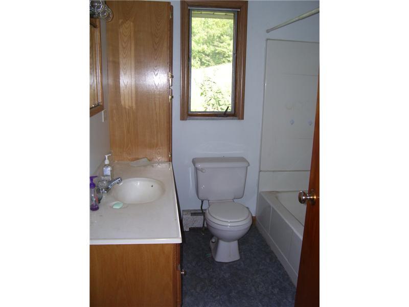 824 Rolling Hills Road Ruffs Dale, PA 15679 - Photo 5 of 7 Full Bath.
