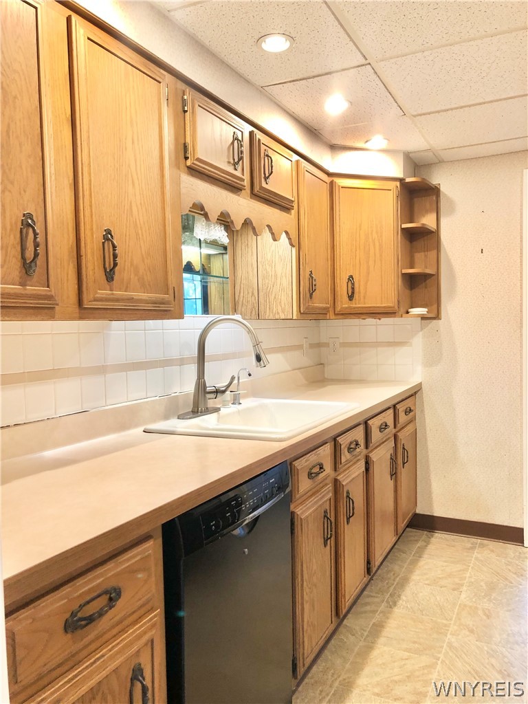 200 Koenig Road Tonawanda, NY 14150 - Photo 2 of 20