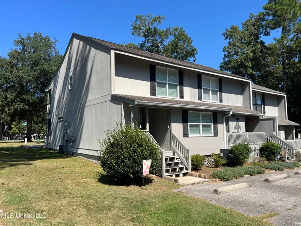 $225,000 | 291 Highpoint Drive, Unit 291, Diamondhead, MS 39525