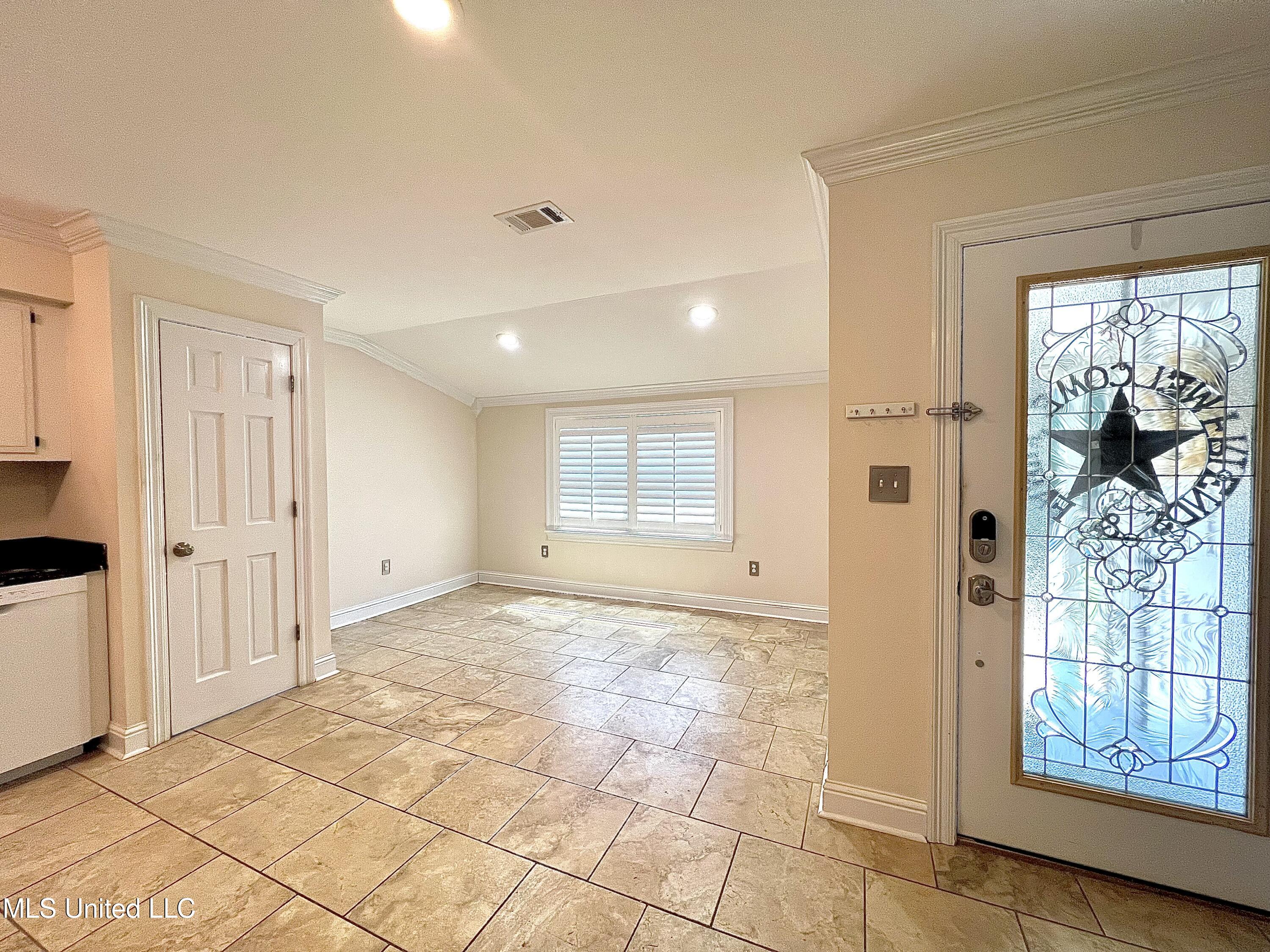 291 Highpoint Drive, Unit 291 Diamondhead, MS 39525 - Photo 4 of 29 IMG_9368