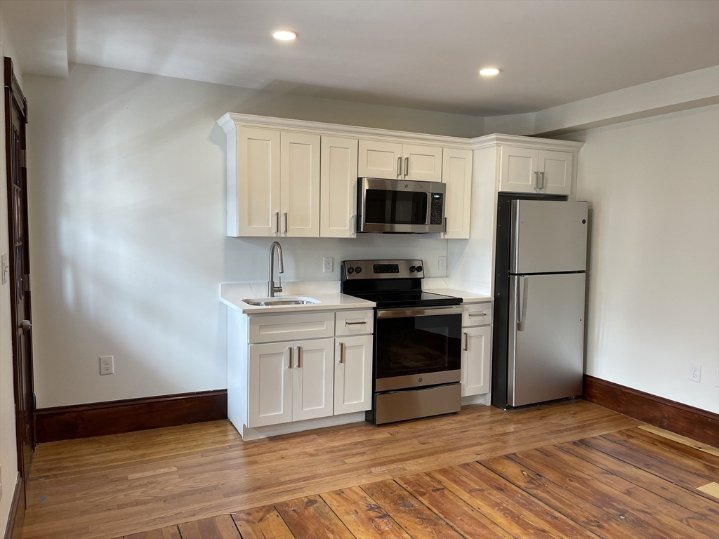 41 Summer Street, Unit 10 Leominster, MA 01453 - Photo 4 of 24