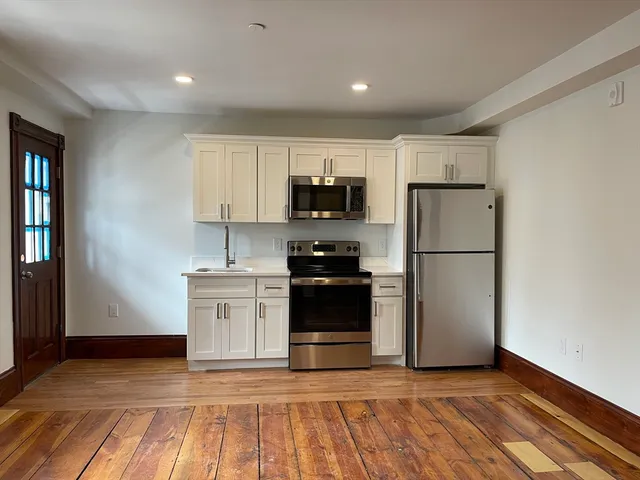 $1,625 | 41 Summer Street, Unit 10, Leominster, MA 01453