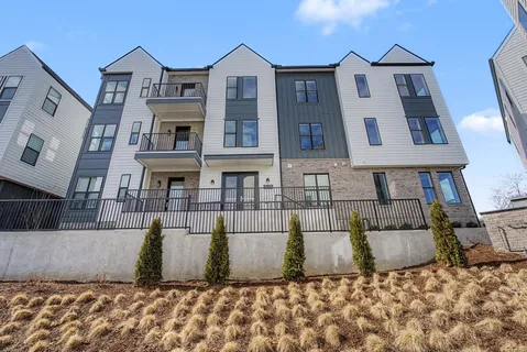$389,900 | 505 Community Court, Unit 202, Nashville, TN 37209