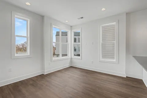 $389,900 | 505 Community Court, Unit 202, Nashville, TN 37209