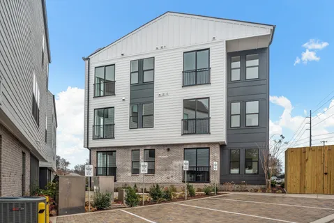 $389,900 | 505 Community Court, Unit 202, Nashville, TN 37209