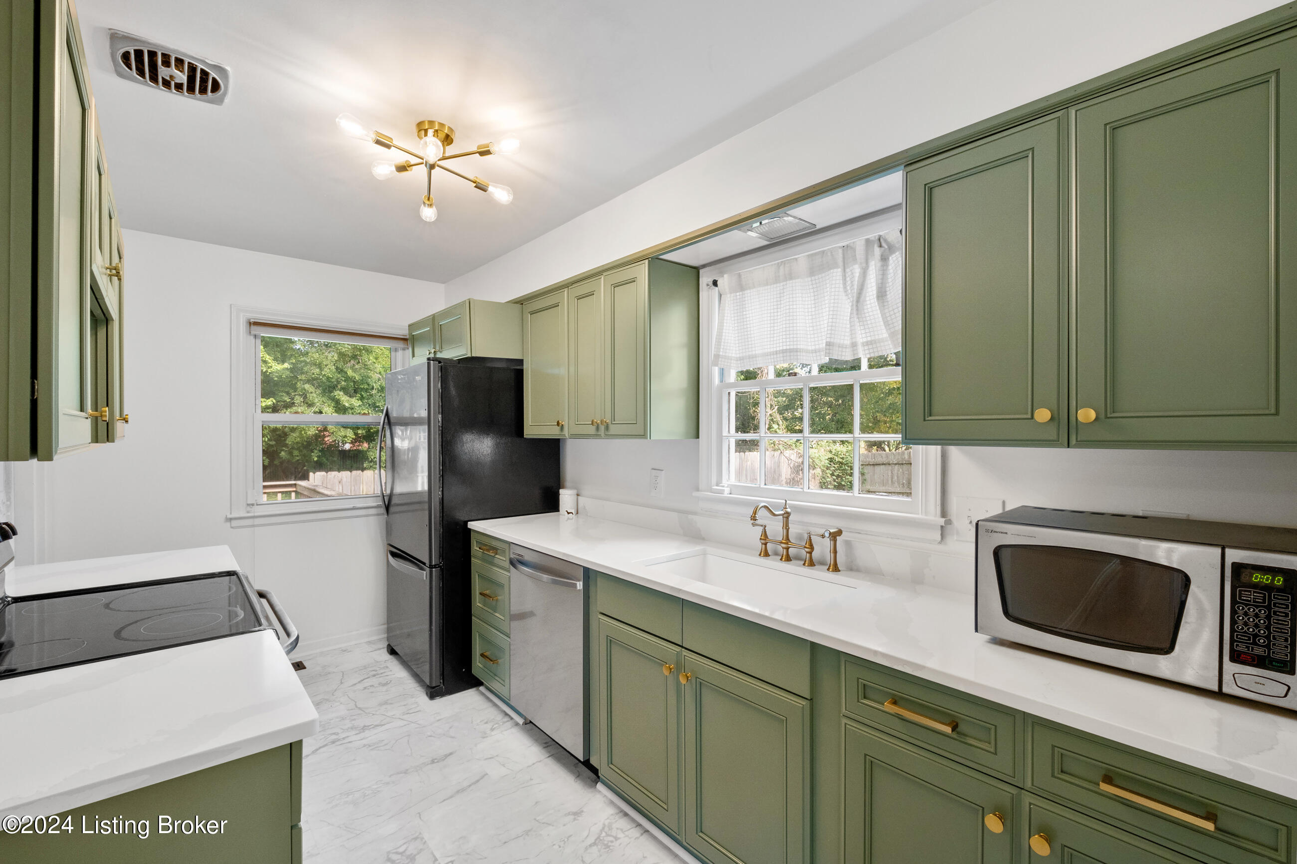 3010 Radiance Road Louisville, KY 40220 - Photo 8 of 25 3010radiance_029