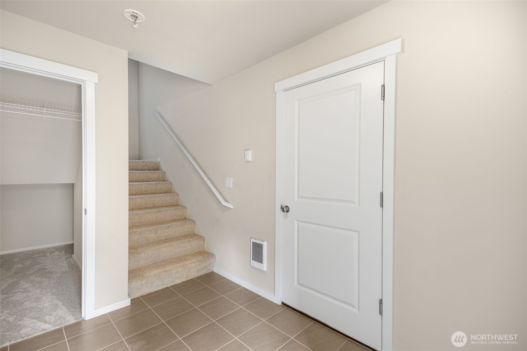 315 Chelan Avenue Northeast Renton, WA 98059 - Photo 7 of 33