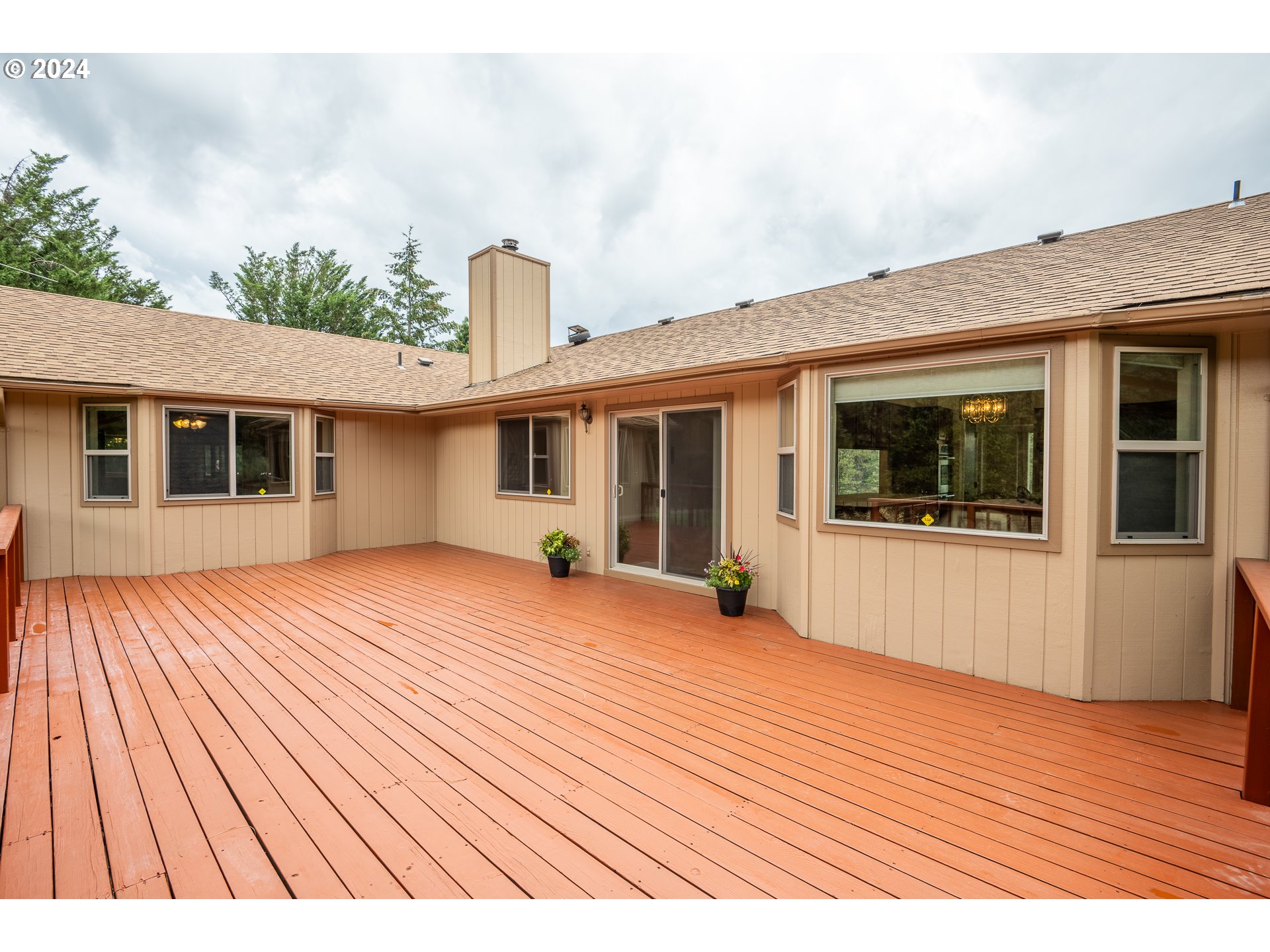 6600 Tunnel Loop Road Grants Pass, OR 97526 - Photo 32 of 43 a view of outdoor space yard and deck