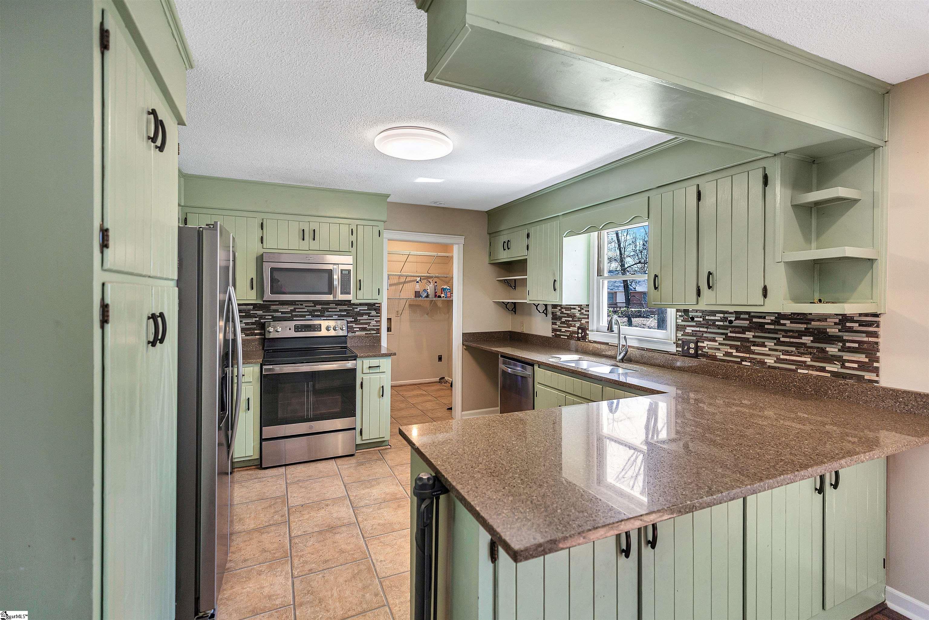 126 Coachman Drive Anderson, SC 29625 - Photo 6 of 26