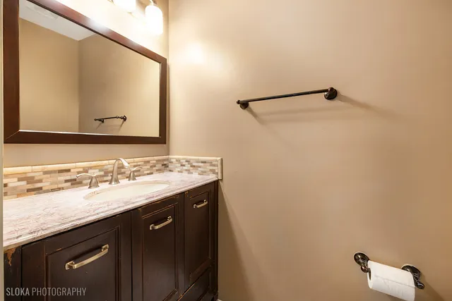 $350,000 | 2390 Wexford Lane, Lake In The Hills, IL 60156