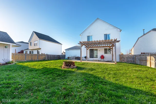 $350,000 | 2390 Wexford Lane, Lake In The Hills, IL 60156