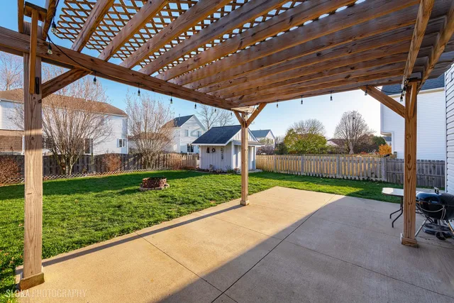 $350,000 | 2390 Wexford Lane, Lake In The Hills, IL 60156