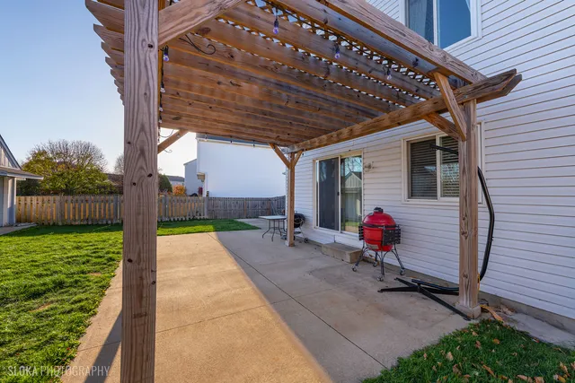 $350,000 | 2390 Wexford Lane, Lake In The Hills, IL 60156