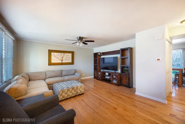 $350,000 | 2390 Wexford Lane, Lake In The Hills, IL 60156